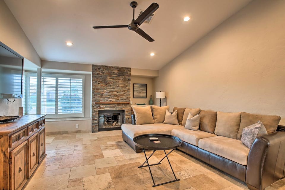 Dog Friendly w/ Saltwater Pool, Walk to Tennis House in Indian Wells