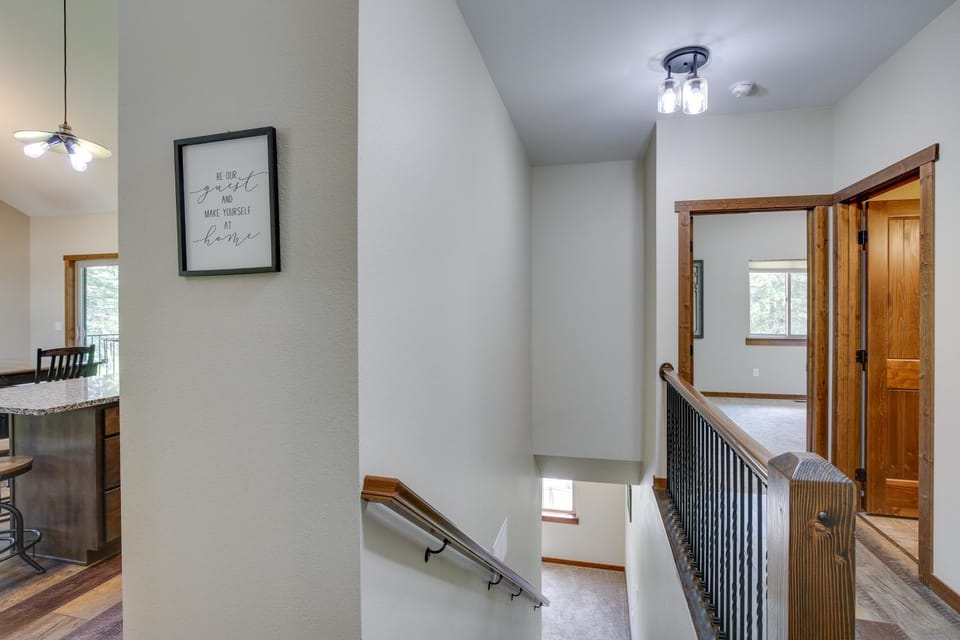 Family-Friendly Lead Cabin Near ATV/Snowmobiling Cabin in North Lawrence