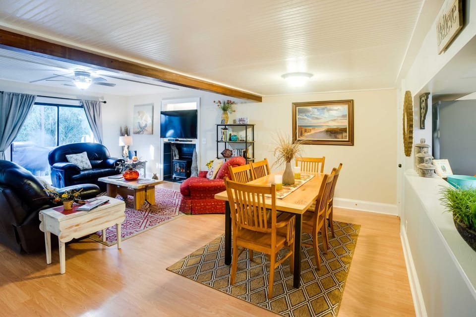 St Simons Island Condo w/ Deck & Outdoor Shower House in Saint Simons Island