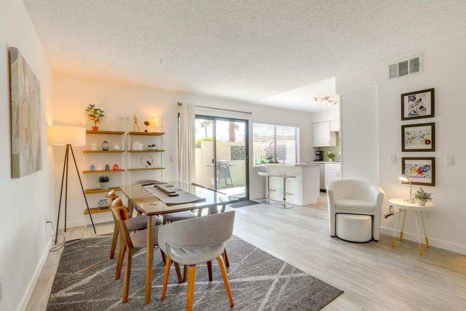 Palm Springs Abode with Pool Access, Near Golfing Apartment in Cathedral City