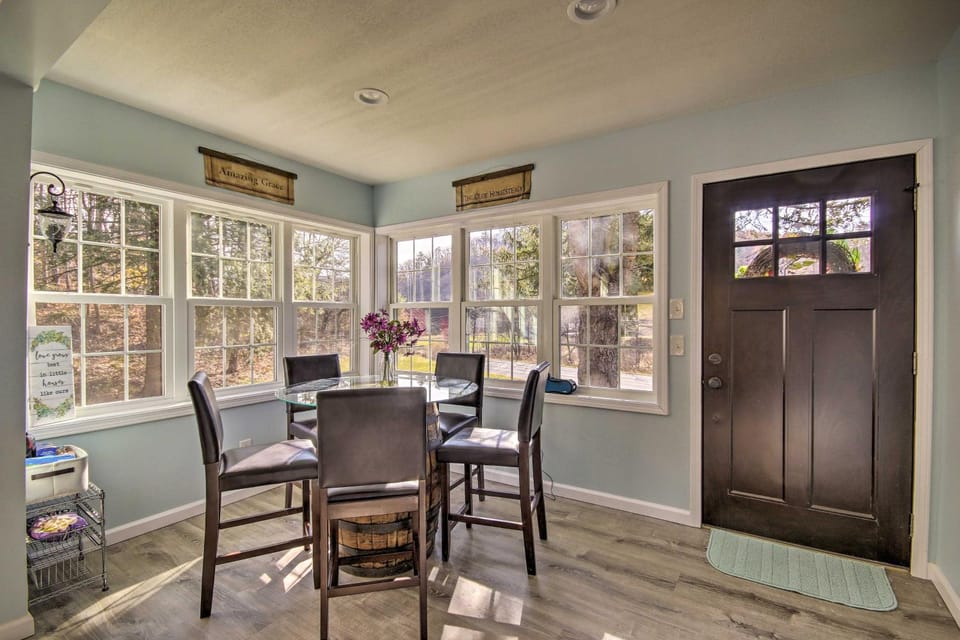 Quiet Escape with Hot Tub, 5 Miles to Raystown Lake! House in Raystown Lake