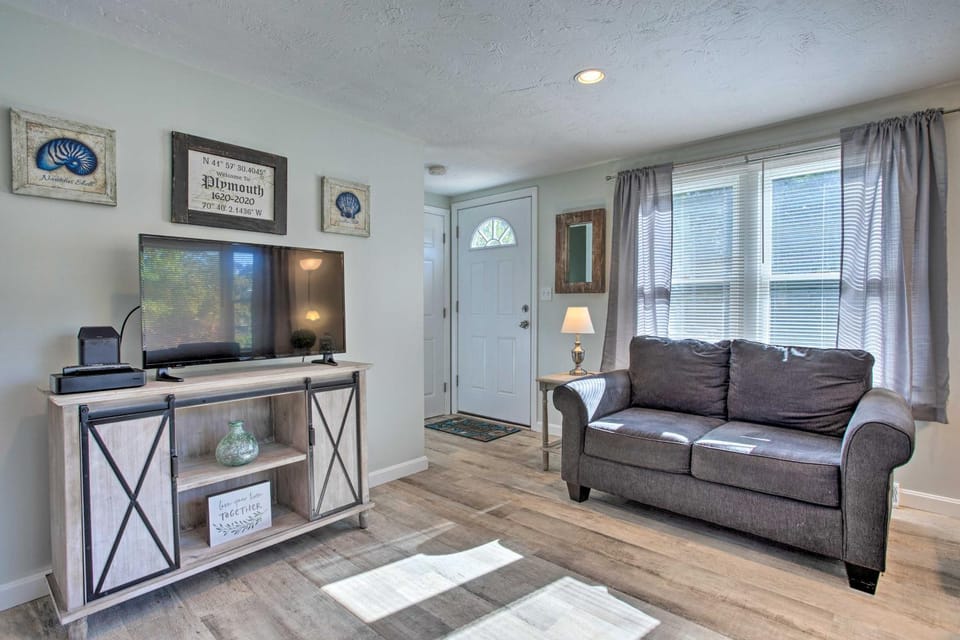 Updated Plymouth Home < 2 Miles to Waterfront! House in Plymouth