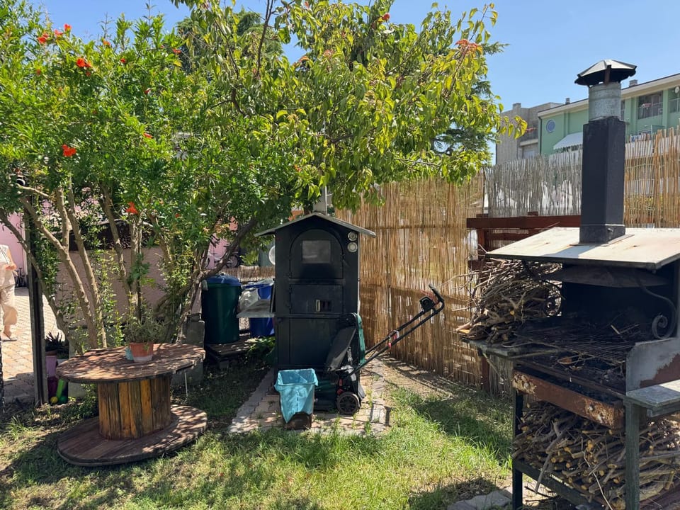 BBQ facilities, Garden