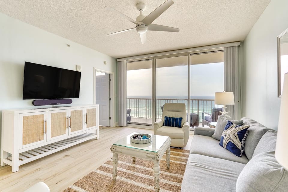 Gulf Views! 9th-Floor Majestic Beach Resort Condo House in Long Beach