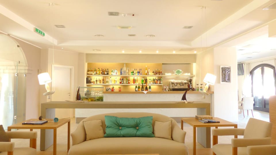 Lobby or reception, Lounge or bar