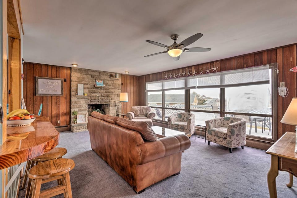 Rhode Island Oceanview Retreat: Walk to Shore! House in Point Judith