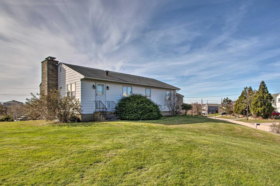 Rhode Island Oceanview Retreat: Walk to Shore! House in Point Judith