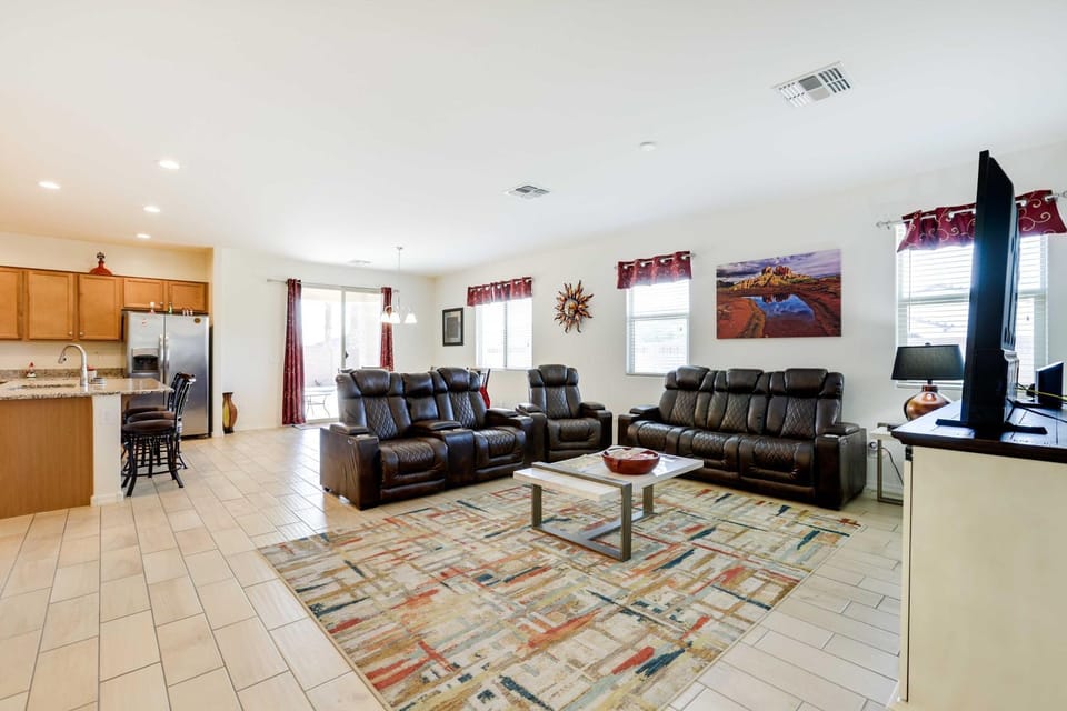 3 Mi to Goodyear Ballpark: Desert Den w/ Pool House in Goodyear