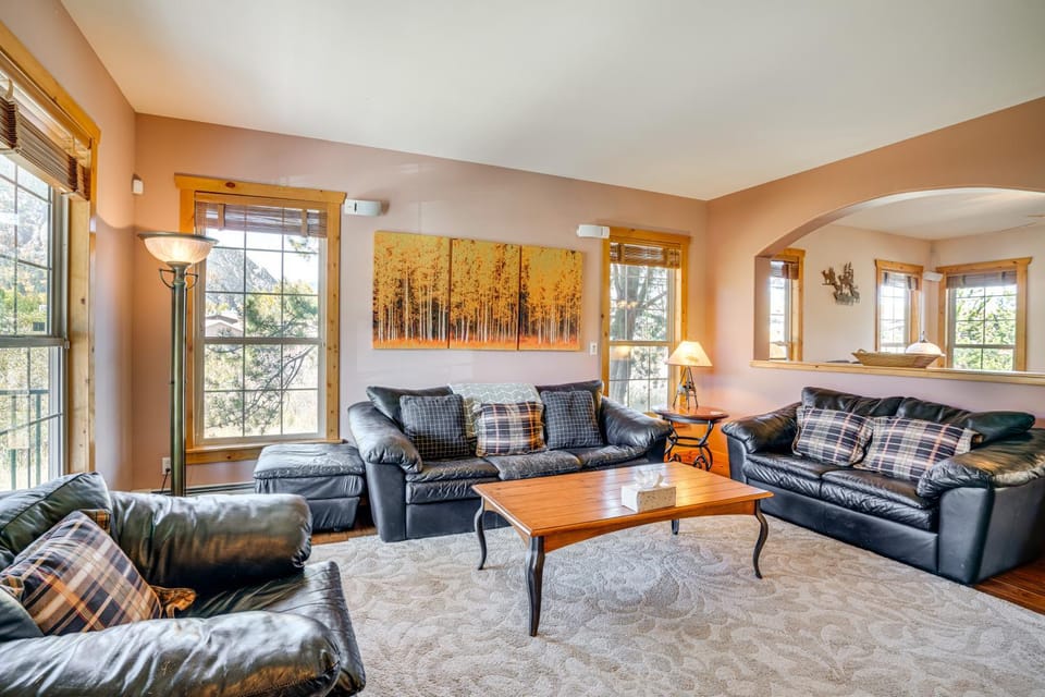 2 Mi to Frisco Slopes: Cozy Retreat w/ Mtn Views! House in Frisco