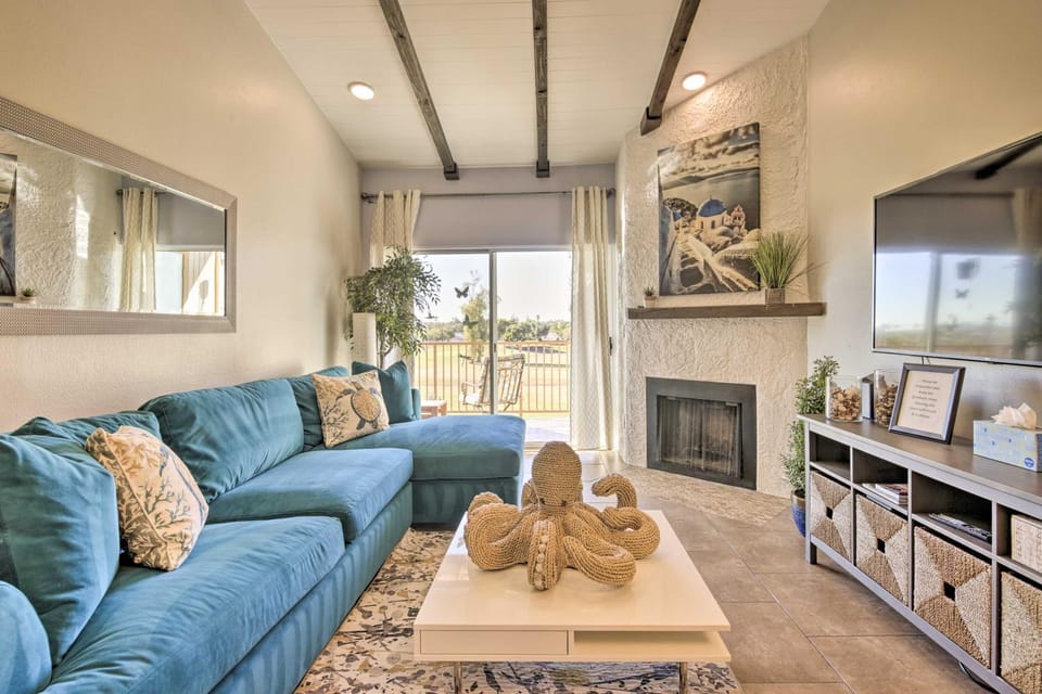Golf Course, Mountain Views: Scottsdale Condo! House in Scottsdale