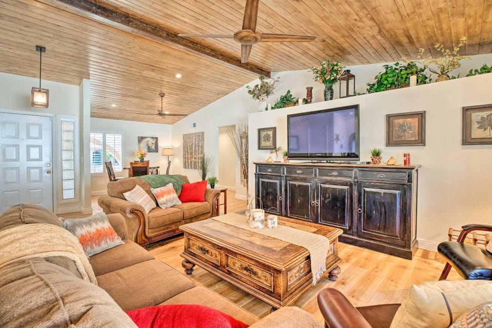 Heated Pool, Views, & Trail Access: Phoenix Escape House in Phoenix