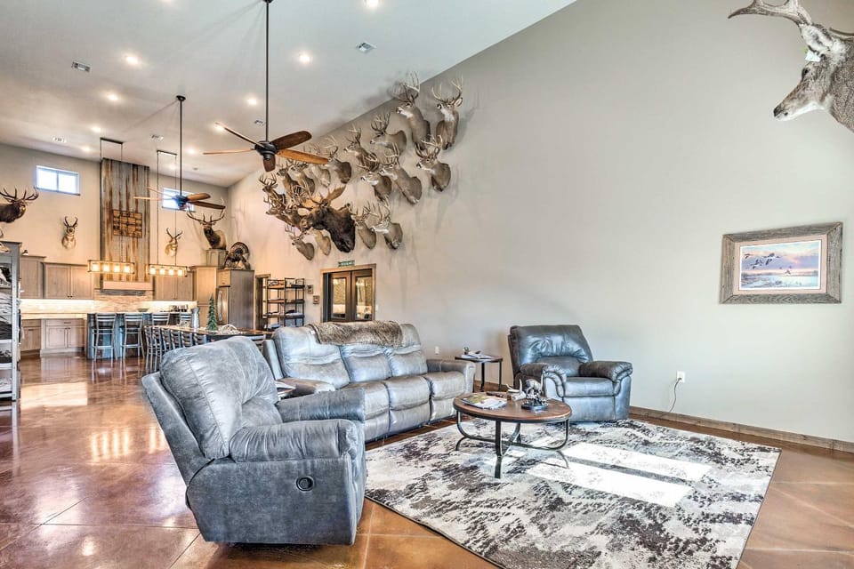 Kansas Hunting Lodge: Pets & Large Groups Welcome! House in Kansas