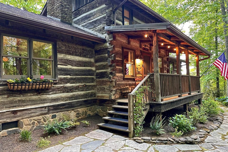 Cabin Near Boone w/ Hot Tub & Mountain Views Cabin in Watauga