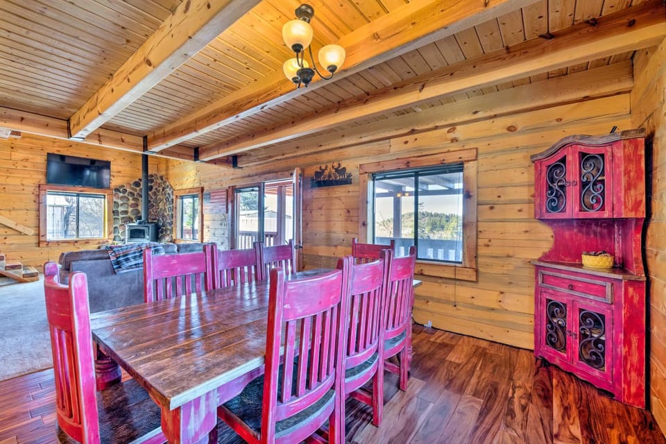 Pet-Friendly Cloudcroft Cabin: Walk to Shop, Food Cabin in Cloudcroft
