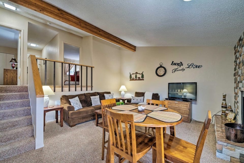 Condo on Golf Course: 2 Mi to Grindstone Lake! House in Ruidoso