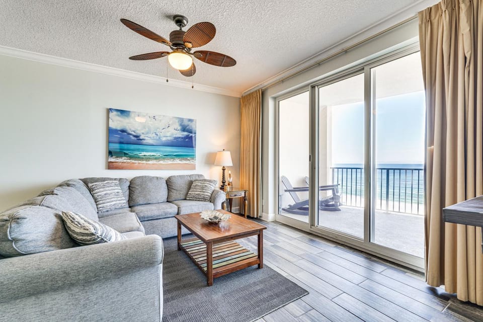 High-Rise PCB Condo w/ Oceanfront Views & Pool! House in Long Beach