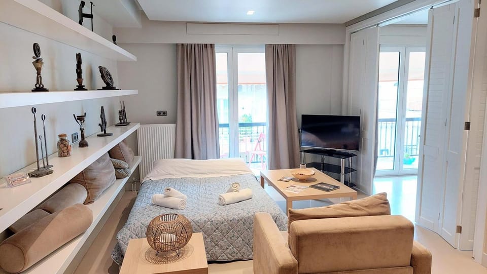 Luxurious minimal apartment in Acropolis Apartment in Athens