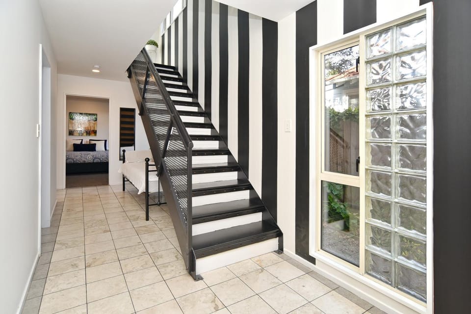 Facade/entrance, Bed
