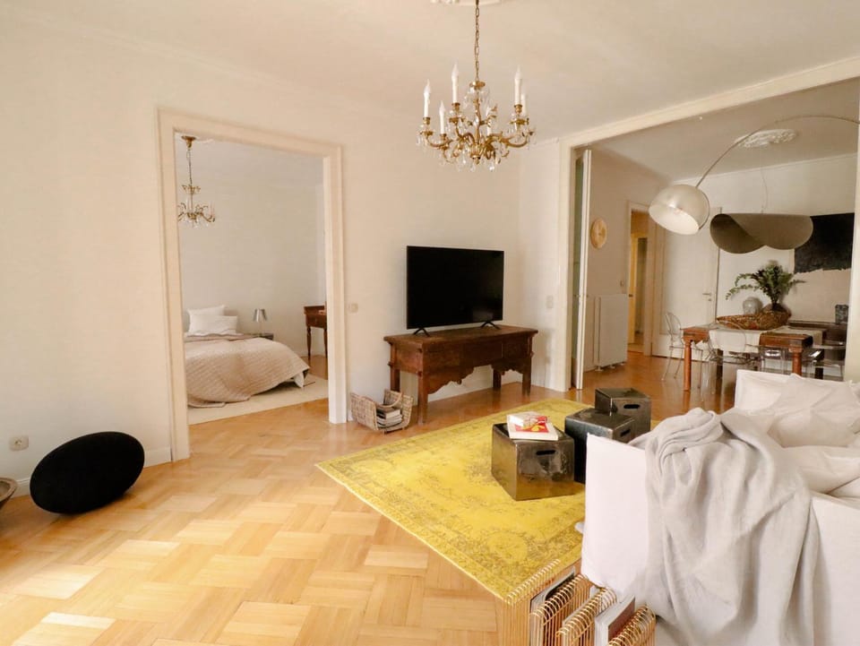 Living room, Photo of the whole room
