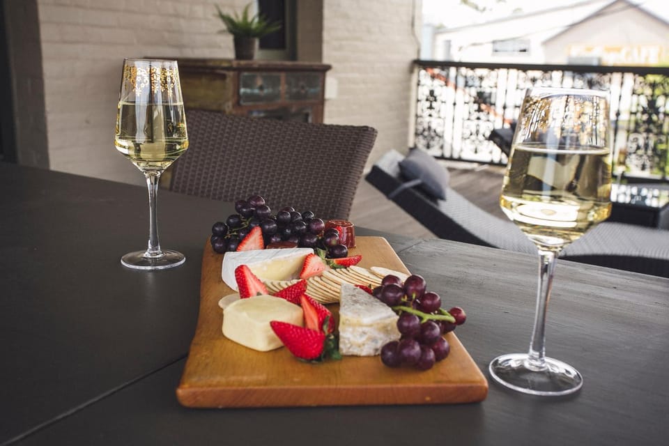 Balcony/Terrace, Food and drinks