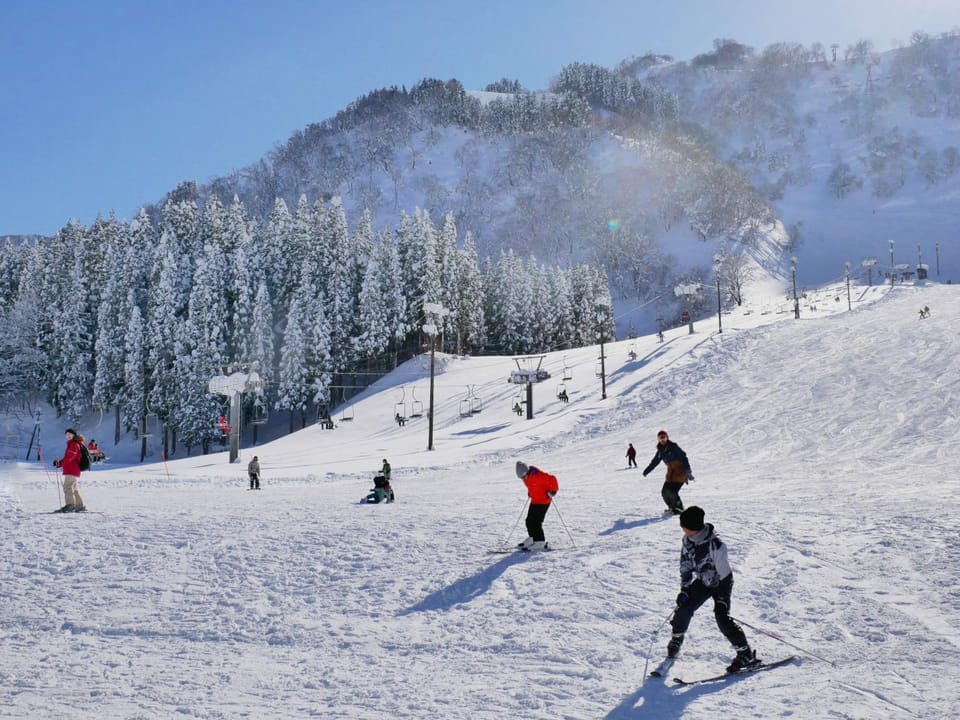 Nearby landmark, Off site, Skiing