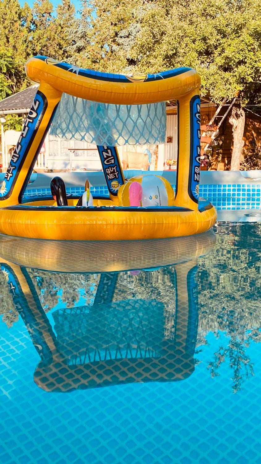 Swimming pool, children