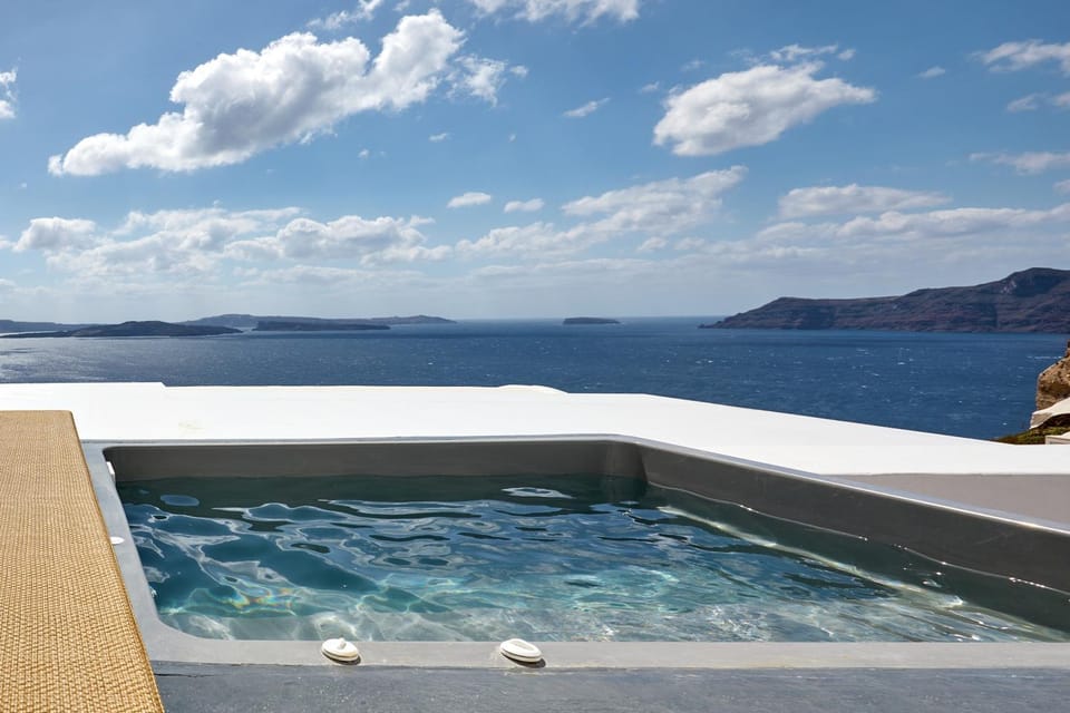 Nearby landmark, Day, Natural landscape, Hot Tub, Hot Tub, Sea view