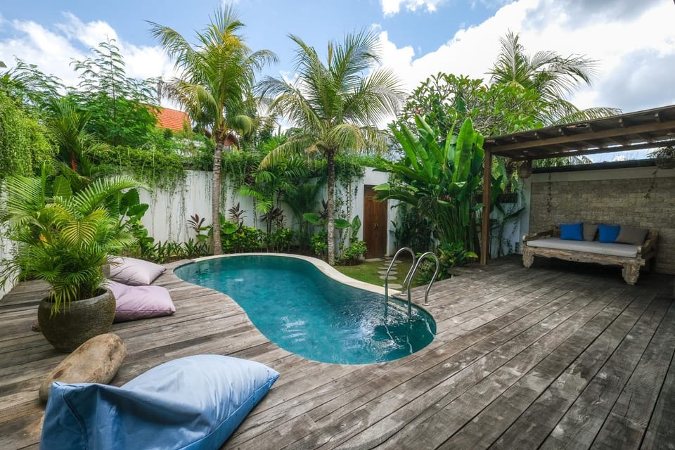 Pool view, Swimming pool
