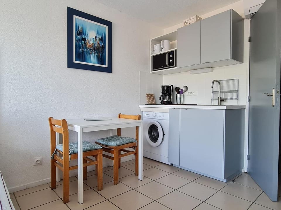 Studio climatisé 1 à 4 personnes vue mer Apartment in Le Grau-du-Roi