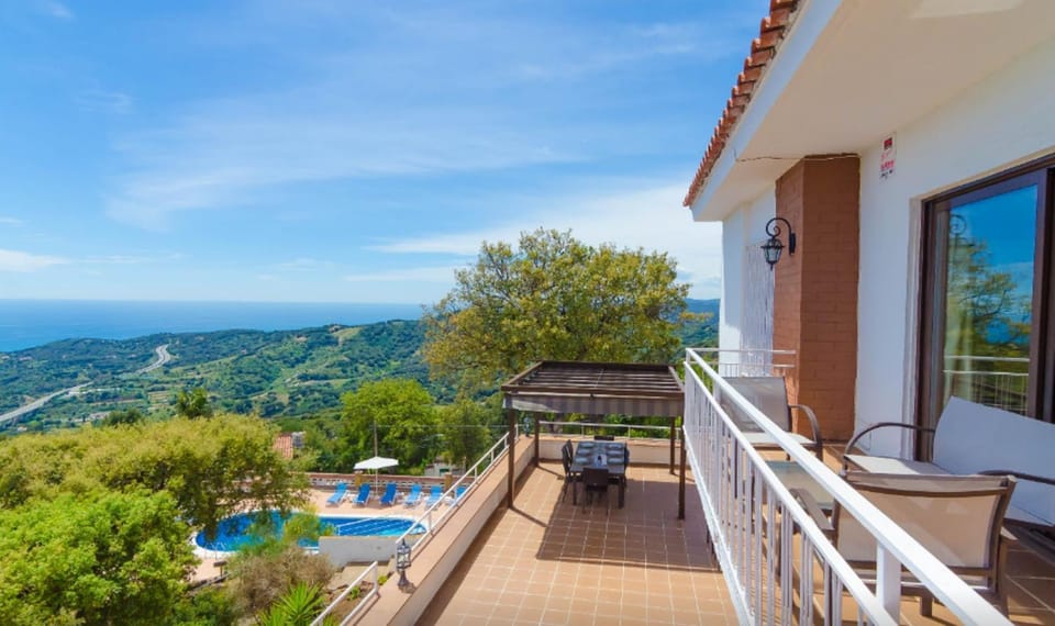Garden, View (from property/room), Balcony/Terrace, Sea view
