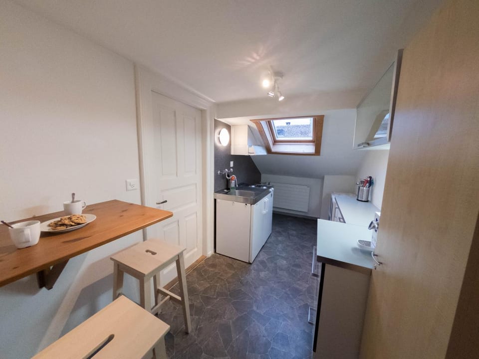 Kitchen or kitchenette