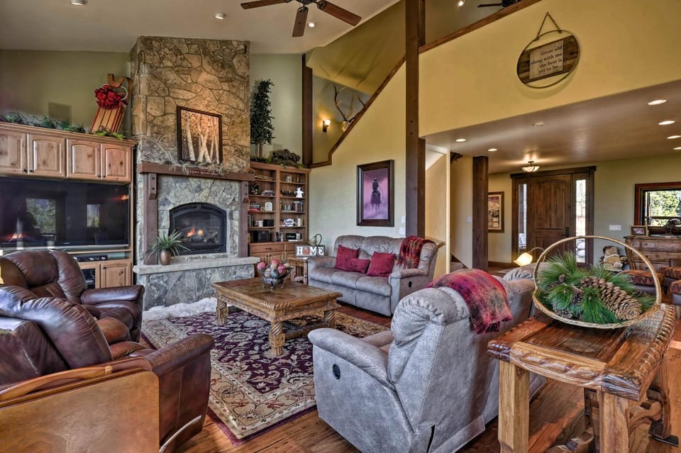6 Mi to Slopes: Breck Home w/ Hot Tub & Game Room House in Breckenridge