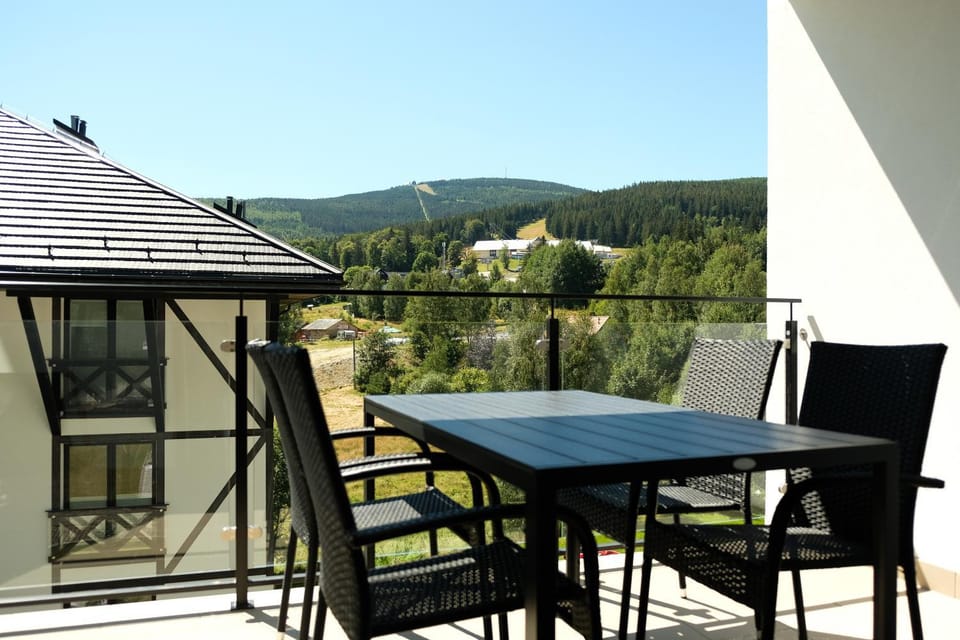 Property building, Natural landscape, Activities, Balcony/Terrace, Mountain view