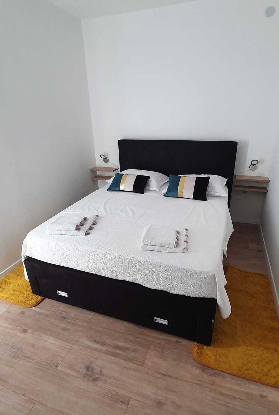 Crni apartman Apartment in Šibenik-Knin County, Croatia