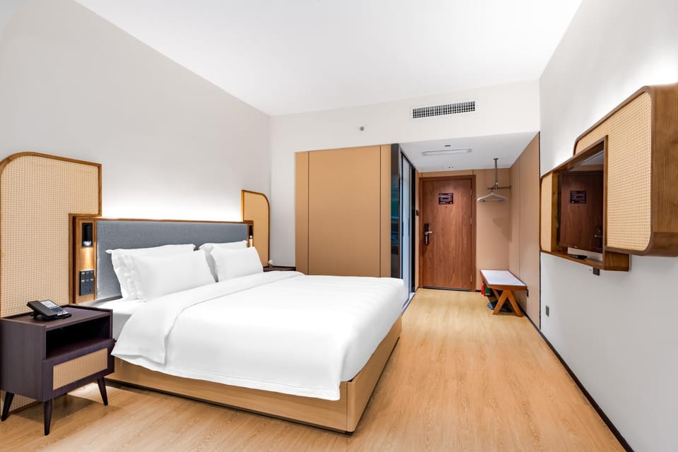Bed, TV and multimedia, Photo of the whole room, Bedroom, wardrobe