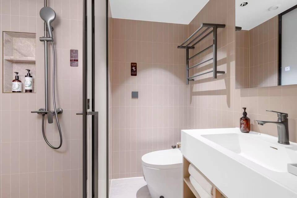 Shower, Toilet, Bathroom