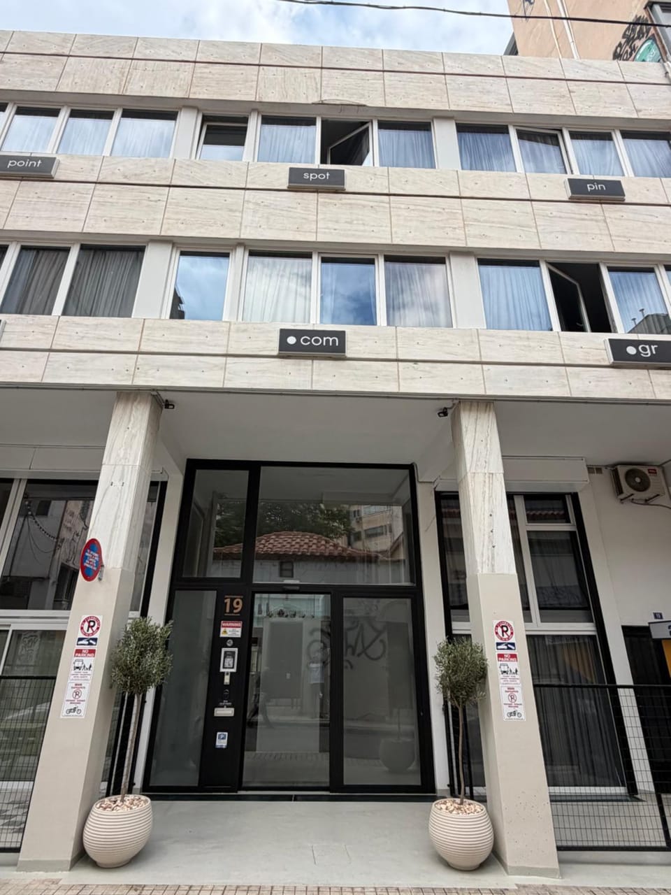 Property building, Facade/entrance, Day