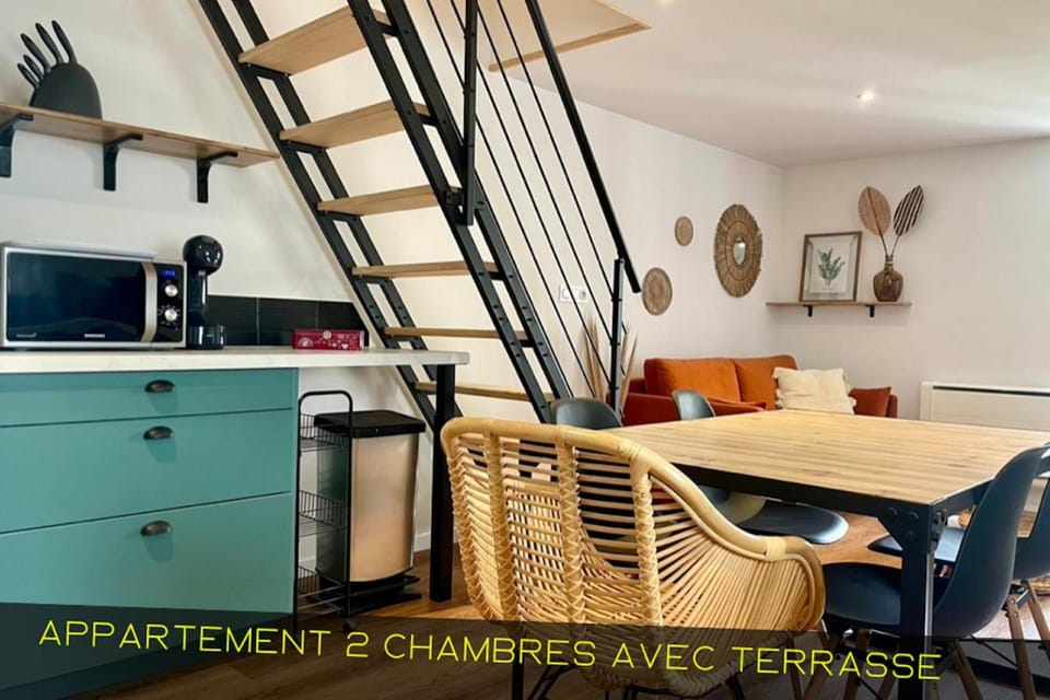 Kitchen or kitchenette, Living room, Dining area
