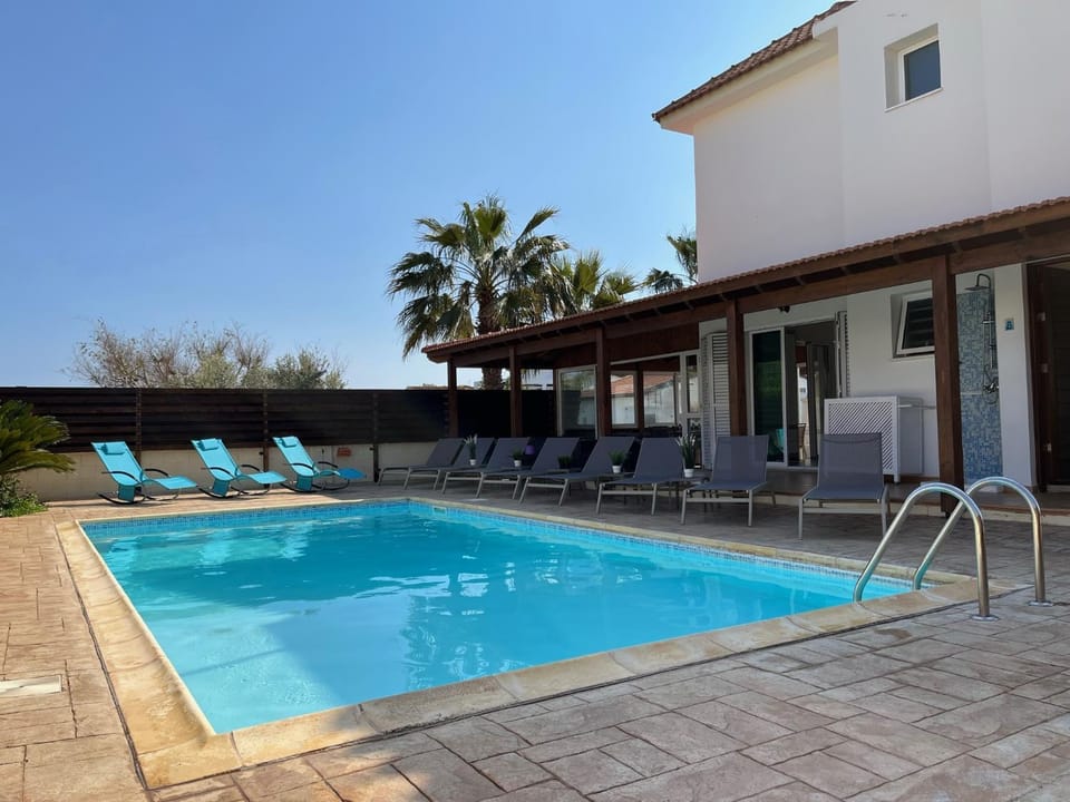 Tarracotta Villa 4 bedroom, near Ayia Napa Villa in Sotira