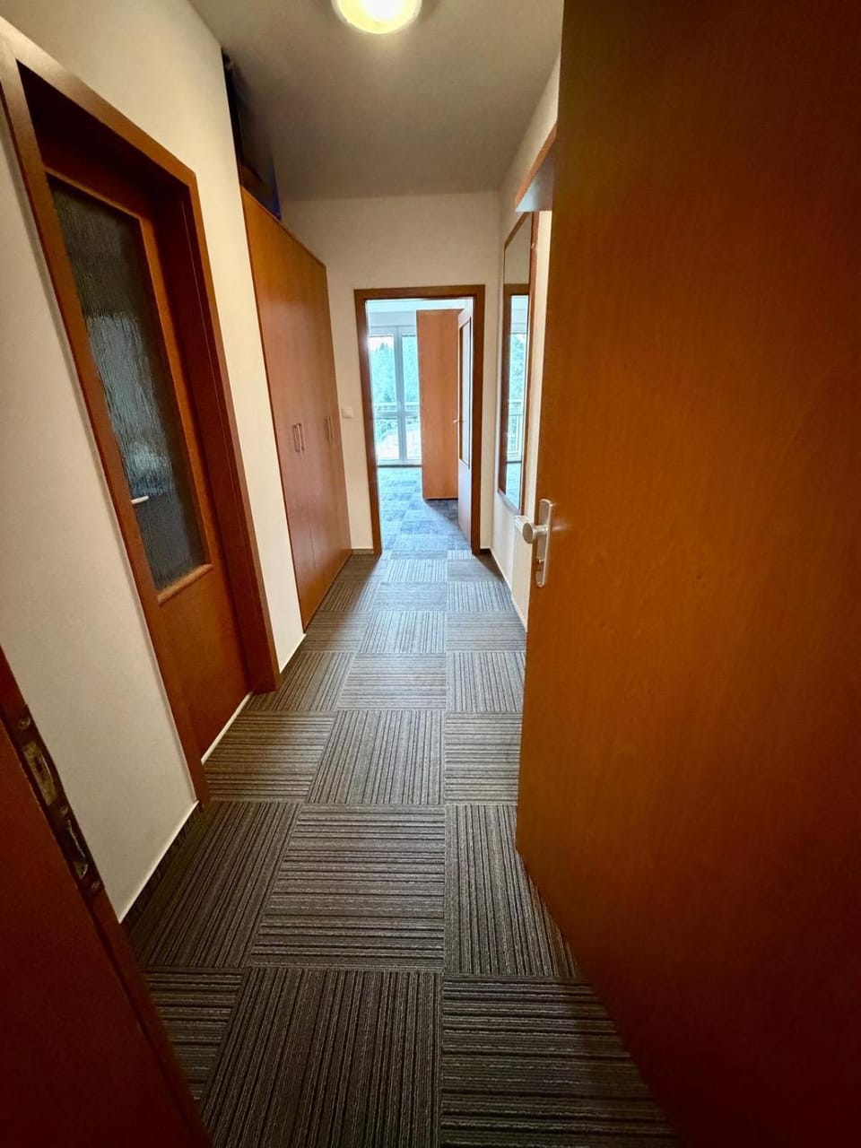 Facade/entrance, wardrobe