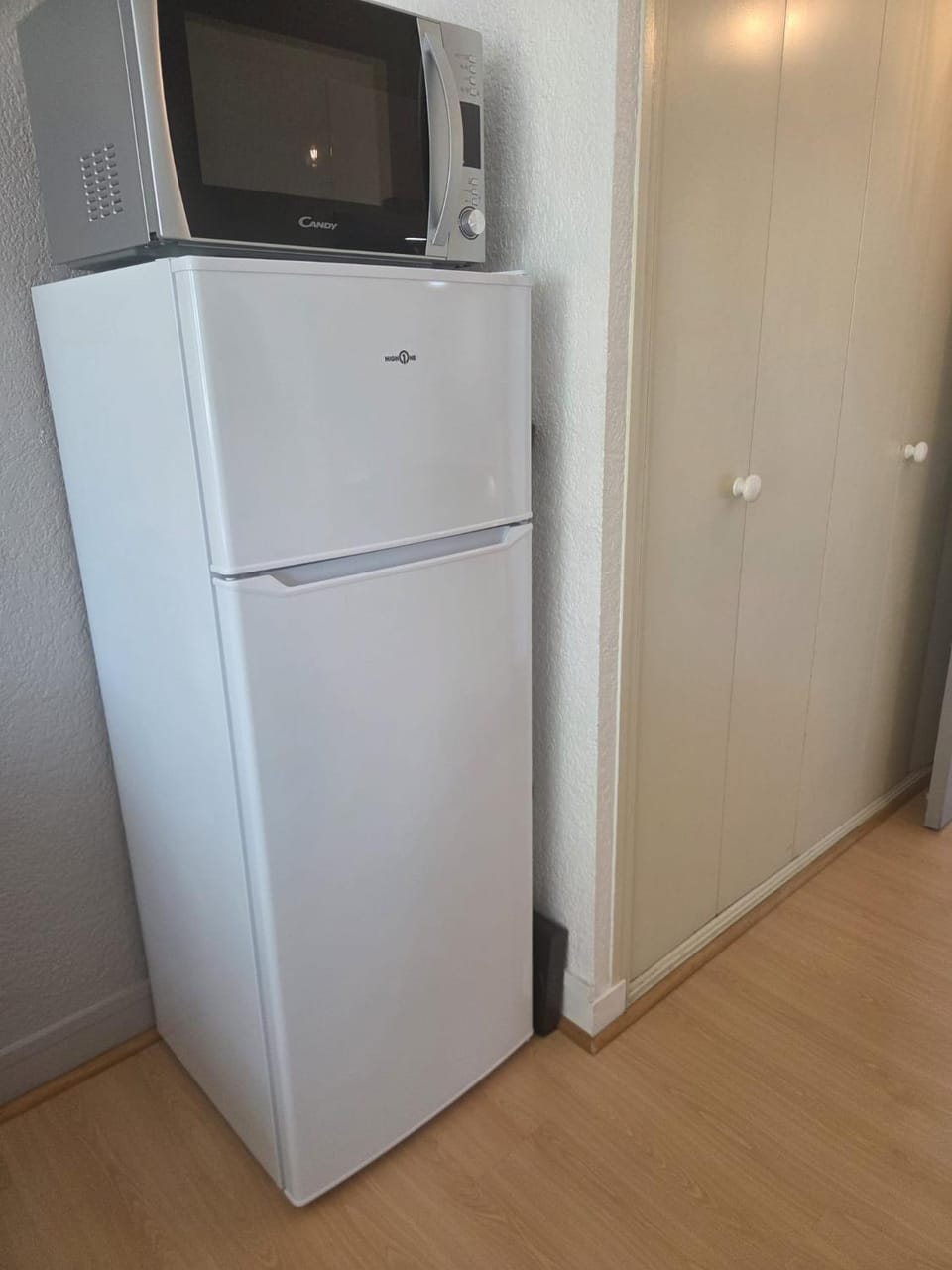 Studio cabine Canet Plage Parking Cabin in Canet-en-Roussillon