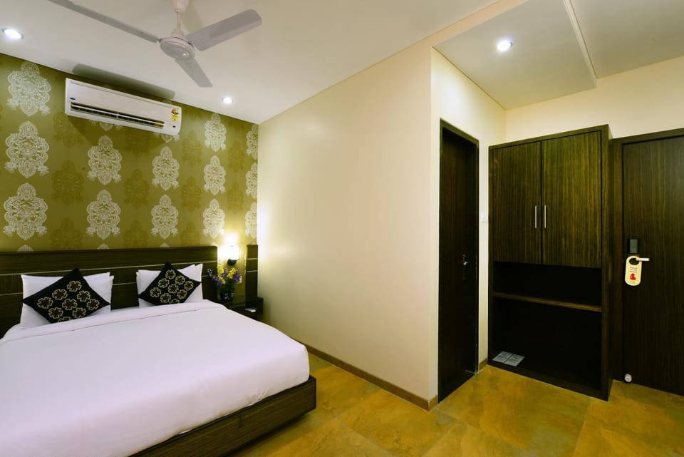 JC Castle Hotel in Maharashtra