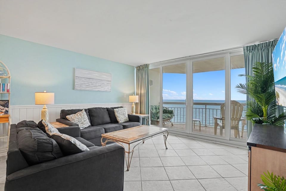 1412 Waters Edge Resort condo Apartment in Garden City