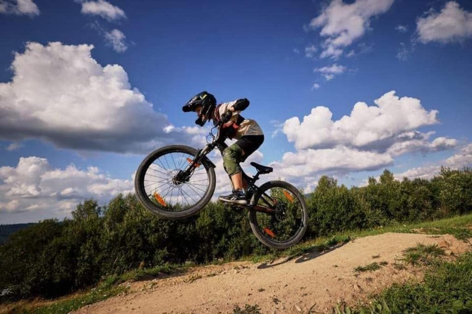 Nearby landmark, Cycling, Cycling