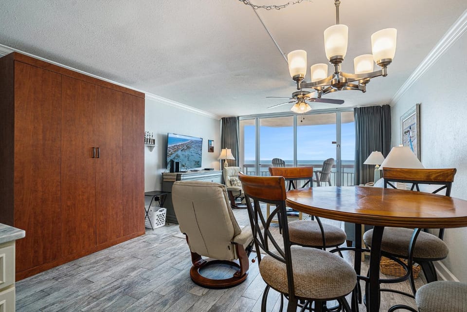 1009 Waters Edge Resort condo Apartment in Garden City
