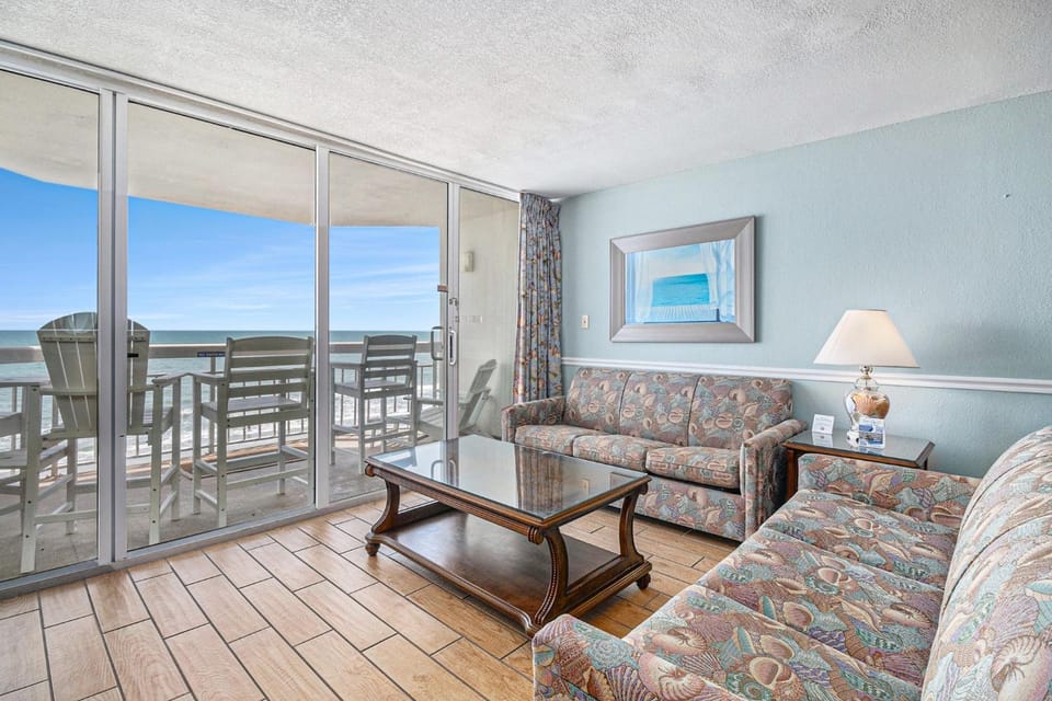 0404 Waters Edge Resort condo Apartment in Garden City