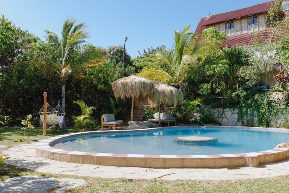 Area and facilities, Swimming pool