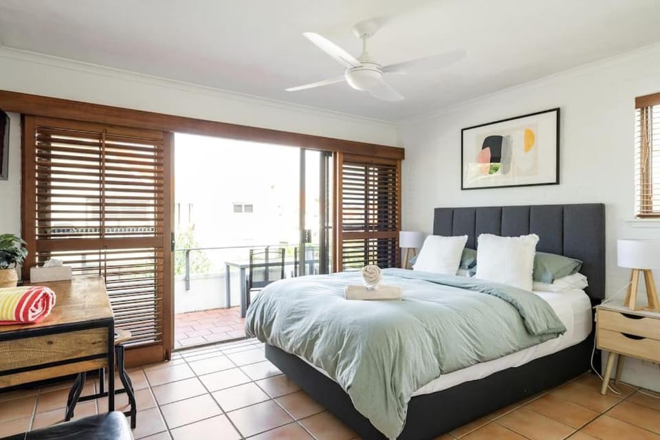 Haven on Noosa Hill - sunset views, pools, spa Apartment in Noosa Heads