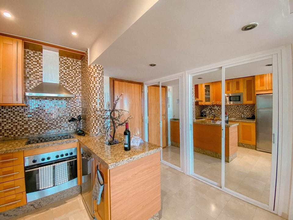 Facade/entrance, Kitchen or kitchenette