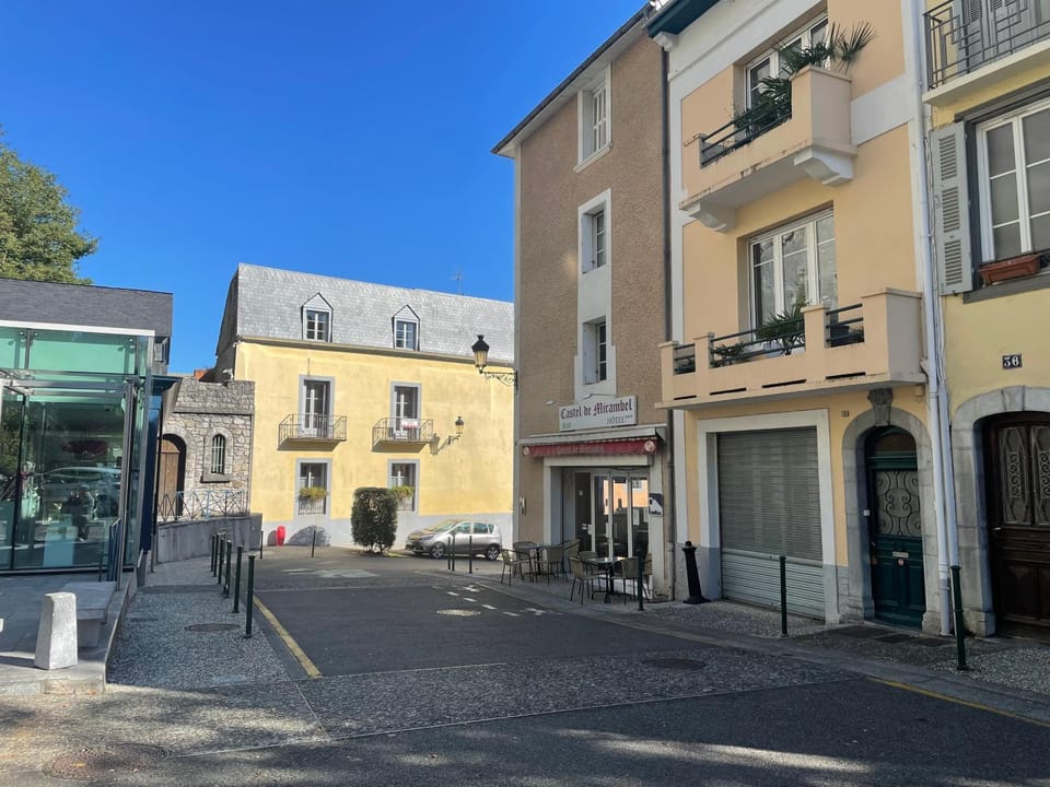 Property building, Facade/entrance
